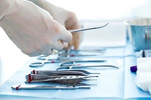 Care sunt domeniile medicale in care se folosesc instrumente chirurgicale?