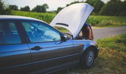 Mașina ta scoate un zgomot ciudat. Află acum ce poți face în această situație