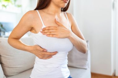 Semnele de alarmă după o puncție mamară și cum reacționezi la fiecare dintre ele