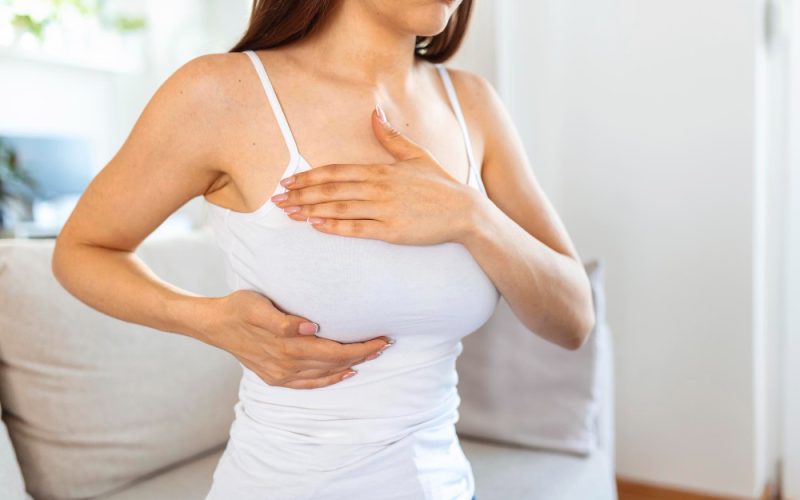 Semnele de alarmă după o puncție mamară și cum reacționezi la fiecare dintre ele